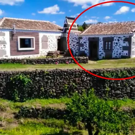 Adorable Near Da Vitoria With Fireplace 29 M² * Praia da Vitória