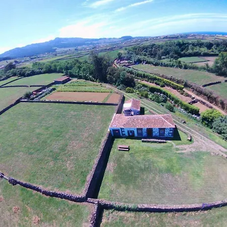 Semesterbostad Adorable Near Da Vitoria With Fireplace 29 M² Praia da Vitória