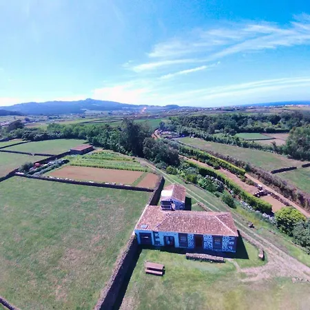 Adorable Near Da Vitoria With Fireplace 29 M² * Praia da Vitória